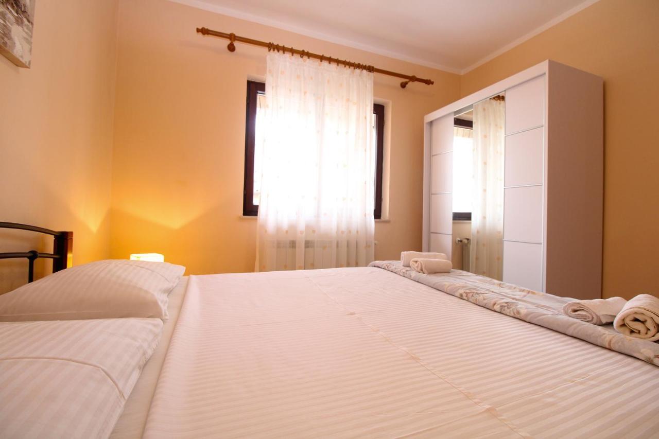 Apartment Mirela 2145 فاجانا المظهر الخارجي الصورة